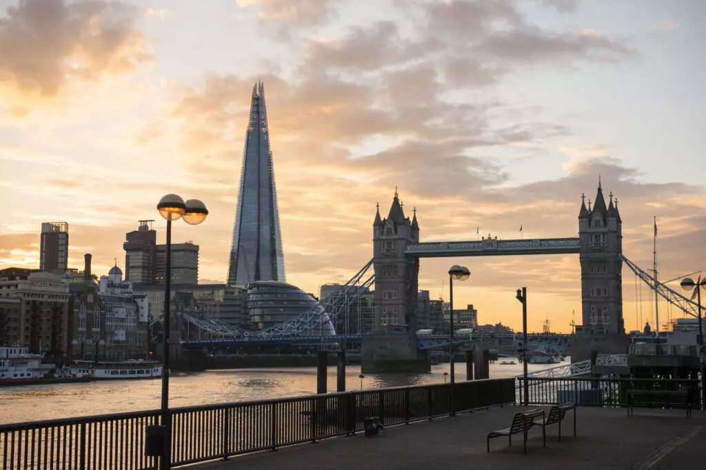 Bench, Furniture, Boat, Transportation, Vehicle, Landmark, Architecture, Building, Tower, The Shard, Animal, Bird, Light, Traffic Light, Person